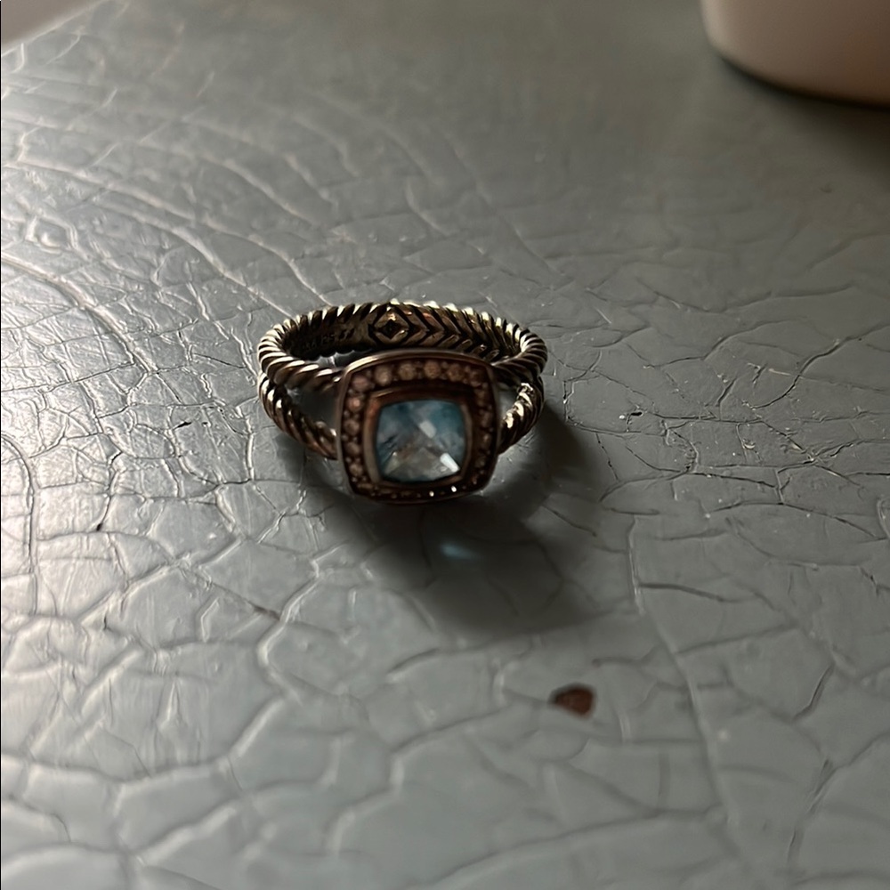 Elegant Silver Ring with Blue Gemstone
